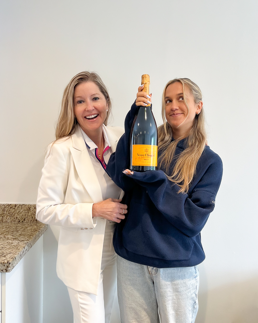 WINNER 💥🍾 of our Mother's Day Giveaway !!